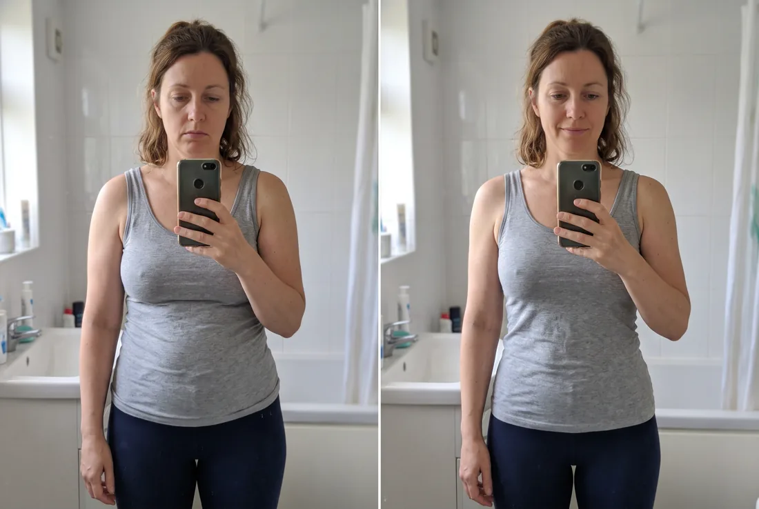 Frau um 37 im Badezimmer, Spiegel-Selfie, links schlaffere Arme und H&uuml;fte, rechts straffere Kontur